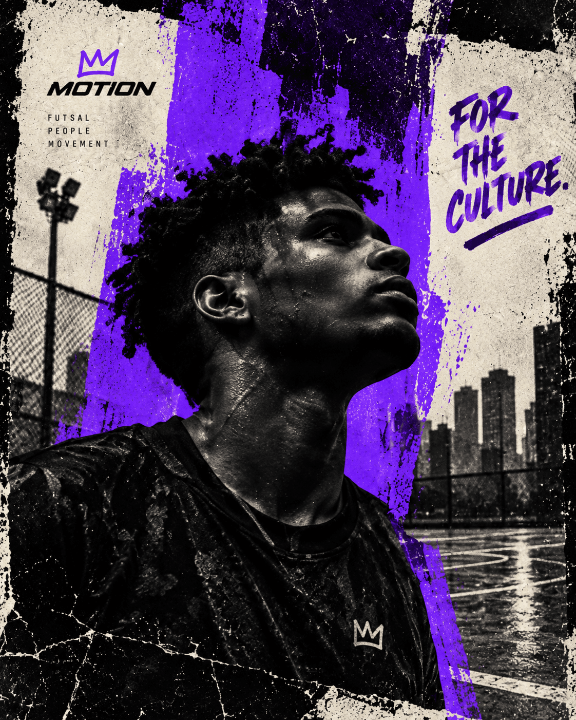 MOTION — For the culture. Portret van een voetballer in zwart-wit, met paarse verfstrepen.